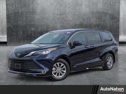 Used 2021 Toyota Sienna XLE
