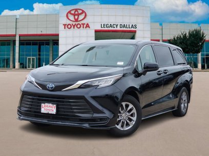 Used 2022 Toyota Sienna LE