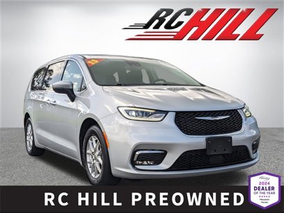 Used 2023 Chrysler Pacifica Touring-L