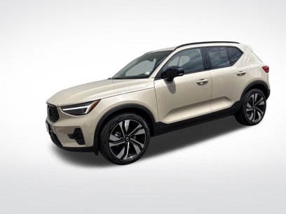 New 2025 Volvo XC40 B5 Ultra w/ Climate Package