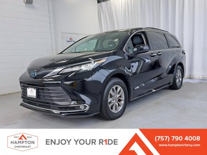 Used 2023 Toyota Sienna XLE