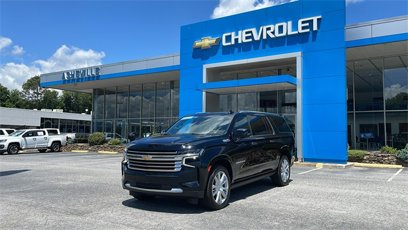 Certified 2023 Chevrolet Suburban High Country w/ Premium Package 2