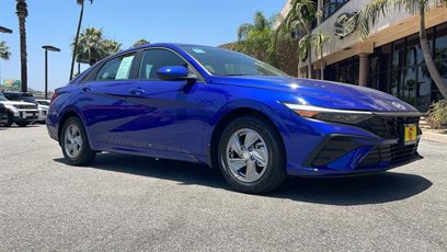 Certified 2025 Hyundai Elantra SE