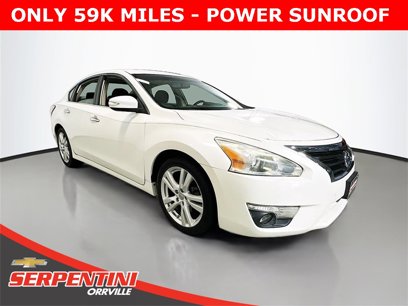 Used 2013 Nissan Altima 3.5 SV w/ Navigation Pkg