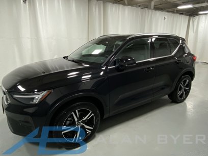 Used 2025 Volvo XC40 B5 Core