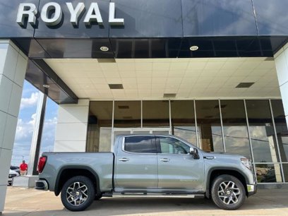 New 2025 GMC Sierra 1500 SLT