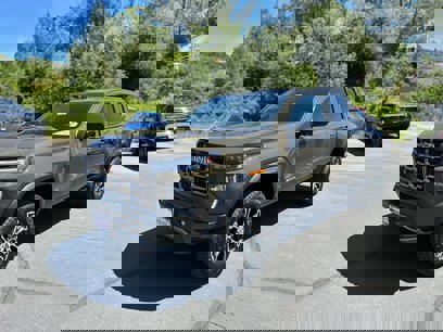 New 2025 GMC Canyon AT4 w/ AT4 Premium Package