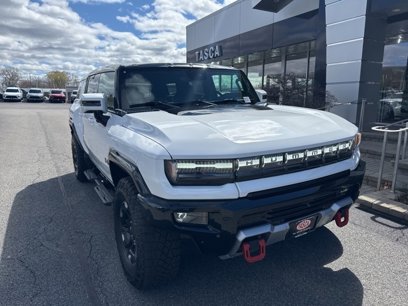 New 2024 GMC Hummer EV 2X w/ Extreme Off-Road Package