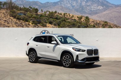 New 2025 BMW X1 xDrive28i w/ Convenience Package