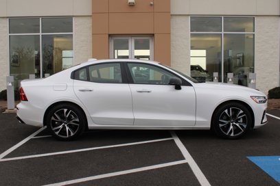 New 2024 Volvo S60 B5 Core