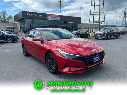 Used 2022 Hyundai Elantra SEL w/ Preferred Accessory Package