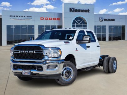 New 2024 RAM 3500 Tradesman w/ Chrome Appearance Group
