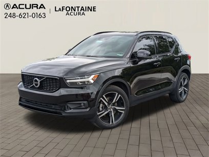 Used 2022 Volvo XC40 T5 R-Design w/ Climate Package