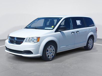 Used 2019 Dodge Grand Caravan SE w/ UConnect Hands-Free Group