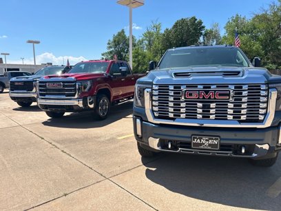 New 2025 GMC Sierra 2500 SLT w/ SLT Premium Package