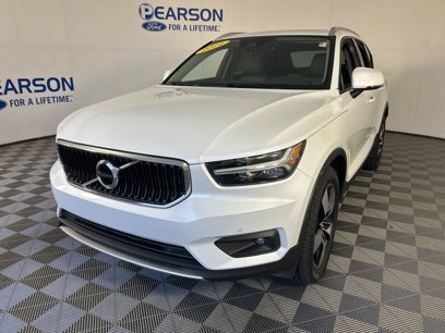 Used 2021 Volvo XC40 T5 Momentum w/ Premium Package