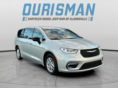 New 2024 Chrysler Pacifica Touring