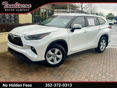 Used 2023 Toyota Highlander LE
