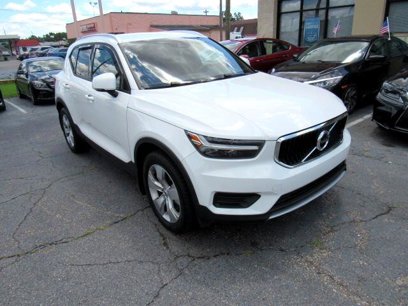 Used 2019 Volvo XC40 T5 Momentum