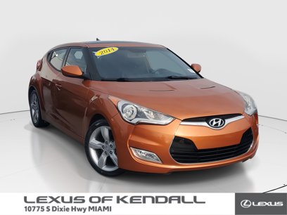 Used 2014 Hyundai Veloster w/ Style Package 02