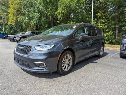 Used 2021 Chrysler Pacifica Touring-L w/ Uconnect Theater Family Group