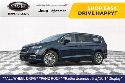 New 2025 Chrysler Pacifica Select