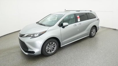 New 2025 Toyota Sienna LE