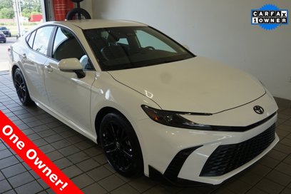 Used 2025 Toyota Camry SE