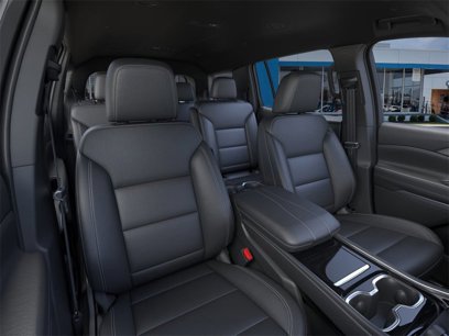 New 2025 Chevrolet Traverse LT w/ Driver Confidence Package