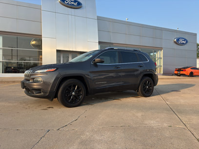 Used 2015 Jeep Cherokee Latitude w/ Comfort/Convenience Group