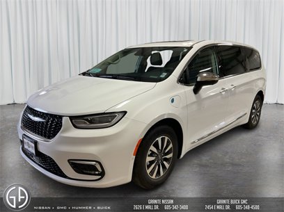 Used 2023 Chrysler Pacifica Limited