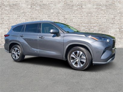 Used 2021 Toyota Highlander XLE