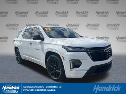 Certified 2022 Chevrolet Traverse Premier w/ LPO, Blackout Package