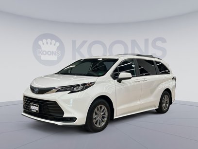 Used 2025 Toyota Sienna LE