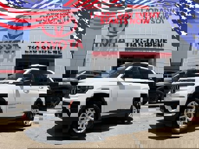 Used 2023 Jeep Grand Cherokee Laredo