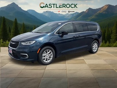 New 2025 Chrysler Pacifica Select