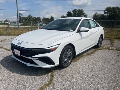 New 2024 Hyundai Elantra SEL