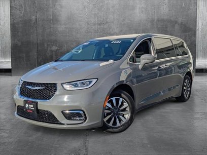 Used 2022 Chrysler Pacifica Touring-L