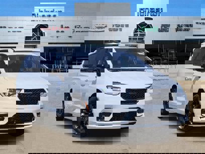 New 2025 Chrysler Pacifica Limited