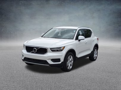 Used 2022 Volvo XC40 T4 Momentum