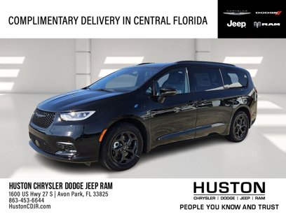 New 2025 Chrysler Pacifica Premium