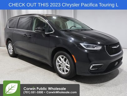 Used 2023 Chrysler Pacifica Touring-L