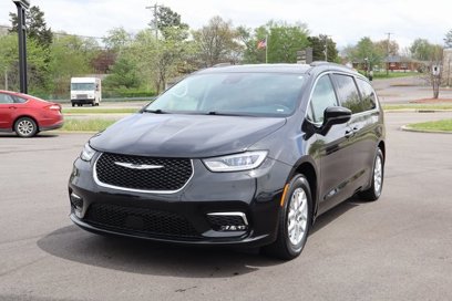 Used 2022 Chrysler Pacifica Touring-L