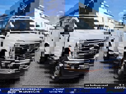 New 2025 Ford F350 XL w/ XL Chrome Package