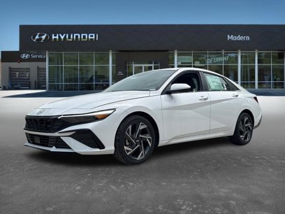 New 2025 Hyundai Elantra SEL