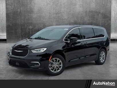 New 2025 Chrysler Pacifica Select
