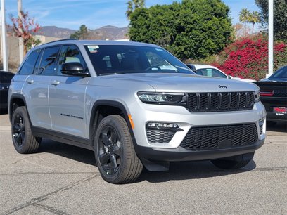 New 2025 Jeep Grand Cherokee Limited w/ Black Appearance Package