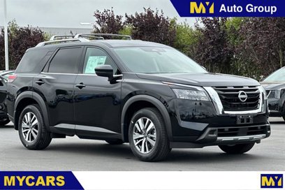 New 2025 Nissan Pathfinder SL w/ Cargo Package