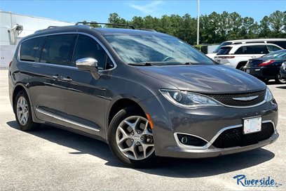 Used 2017 Chrysler Pacifica Limited w/ UConnect Theater Package