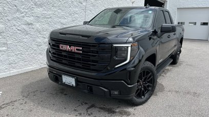 Used 2025 GMC Sierra 1500 Elevation